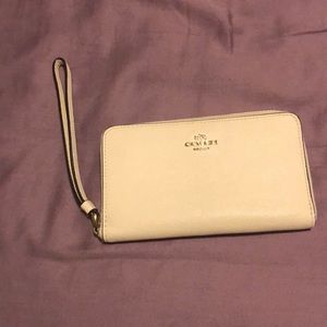 🌸FINAL PRICE 🌸Coach wristlet